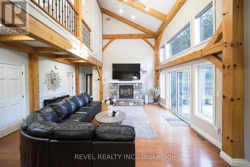 9 Michael'S Lane, Tillsonburg, ON - Indoor Photo Showing Living Room With Fireplace