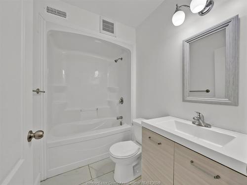 658 Caron, Windsor, ON 