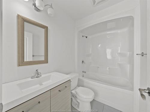 658 Caron, Windsor, ON 