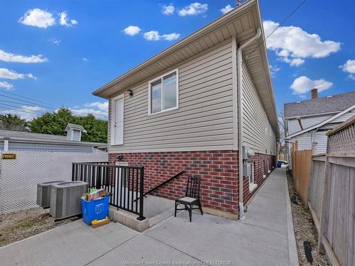 658 Caron, Windsor, ON 