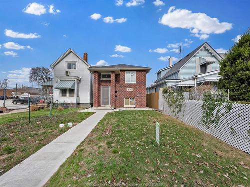 658 Caron, Windsor, ON 