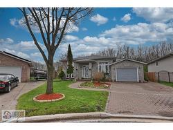 3658 IRONGATE  Windsor, ON N8W 5T4