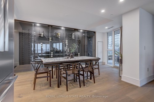 308-2060 Lakeshore Road, Burlington, ON - Indoor Photo Showing Other Room