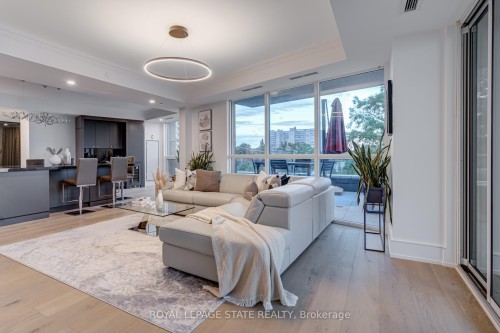 308-2060 Lakeshore Road, Burlington, ON - Indoor Photo Showing Living Room