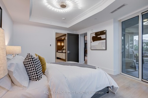 308-2060 Lakeshore Road, Burlington, ON - Indoor Photo Showing Bedroom