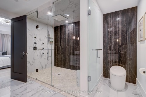 308-2060 Lakeshore Road, Burlington, ON - Indoor Photo Showing Bathroom