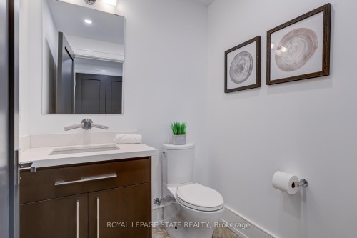 308-2060 Lakeshore Road, Burlington, ON - Indoor Photo Showing Bathroom