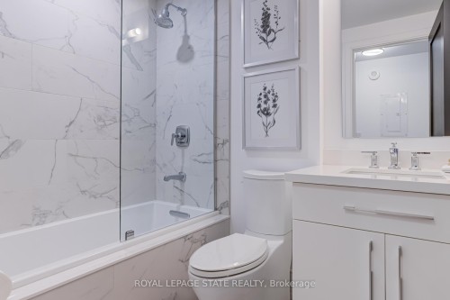 308-2060 Lakeshore Road, Burlington, ON - Indoor Photo Showing Bathroom