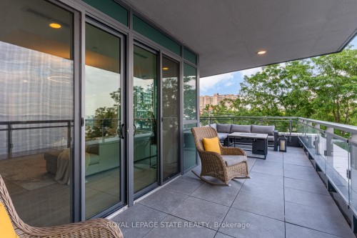 308-2060 Lakeshore Road, Burlington, ON - Outdoor With Exterior