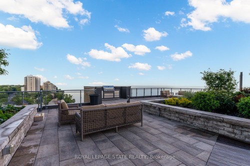 308-2060 Lakeshore Road, Burlington, ON - Outdoor With View