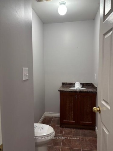 45 Thames Way, Hamilton, ON - Indoor Photo Showing Bathroom