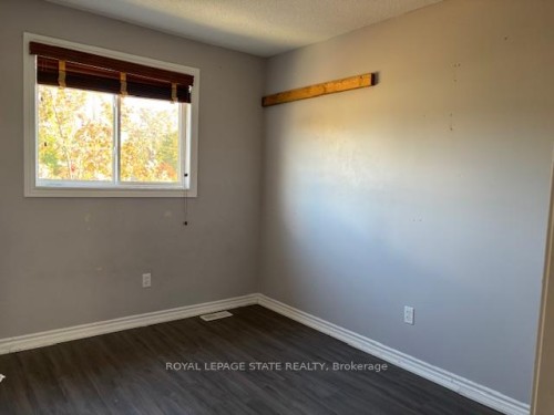 45 Thames Way, Hamilton, ON - Indoor Photo Showing Other Room