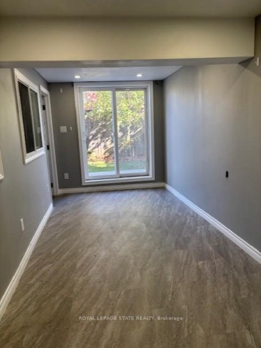 45 Thames Way, Hamilton, ON - Indoor Photo Showing Other Room