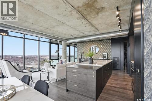 1505 490 2Nd Avenue S, Saskatoon, SK - Indoor