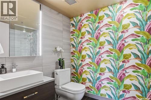 1505 490 2Nd Avenue S, Saskatoon, SK - Indoor Photo Showing Bathroom