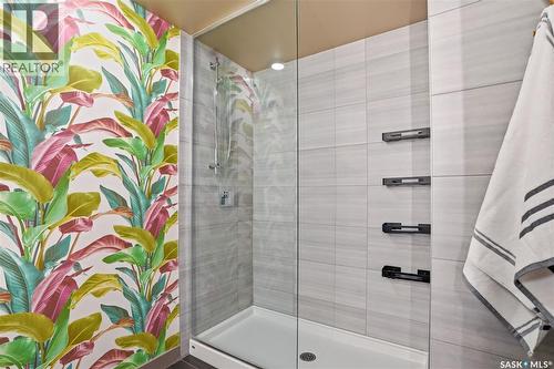 1505 490 2Nd Avenue S, Saskatoon, SK - Indoor Photo Showing Bathroom