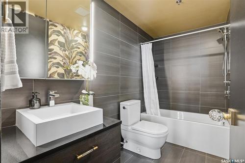 1505 490 2Nd Avenue S, Saskatoon, SK - Indoor Photo Showing Bathroom