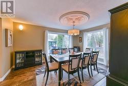 Large bright dining area - 