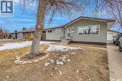 38 Morris DRIVE  Saskatoon, SK S7L 3T9