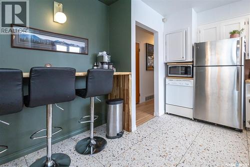38 Morris Drive, Saskatoon, SK - Indoor Photo Showing Kitchen