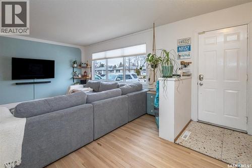 38 Morris Drive, Saskatoon, SK - Indoor Photo Showing Living Room