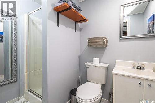 38 Morris Drive, Saskatoon, SK - Indoor Photo Showing Bathroom