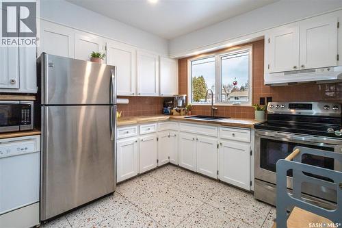 38 Morris Drive, Saskatoon, SK - Indoor Photo Showing Kitchen