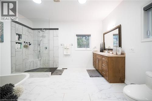 9 Michael'S Lane, Tillsonburg, ON - Indoor Photo Showing Bathroom
