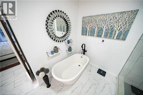 9 Michael'S Lane, Tillsonburg, ON - Indoor Photo Showing Bathroom