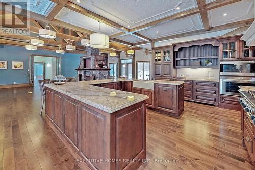 7651 Milburough Line, Milton, ON - Indoor Photo Showing Kitchen