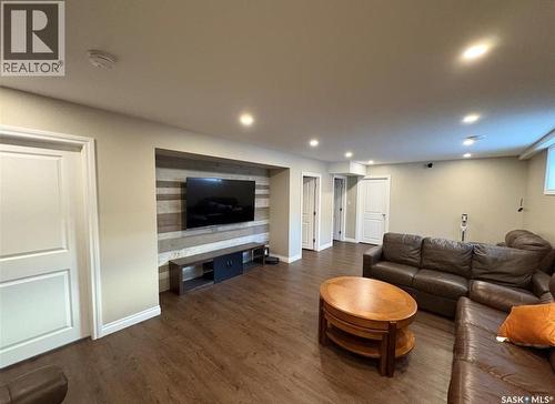 4301 Green Poplar Lane, Regina, SK - Indoor Photo Showing Living Room