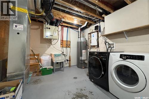 4301 Green Poplar Lane, Regina, SK - Indoor Photo Showing Laundry Room
