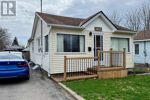 6594 BARKER STREET  Niagara Falls, ON L2G 1Y8