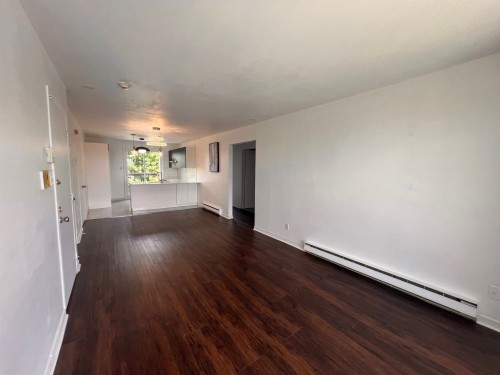 Salon - 8-79 Boul. Jean-Paul-Vincent, Longueuil (Le Vieux-Longueuil), QC - Indoor Photo Showing Other Room