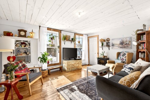 Salon - 365 Ch. Chamberlain, Dixville, QC - Indoor Photo Showing Living Room