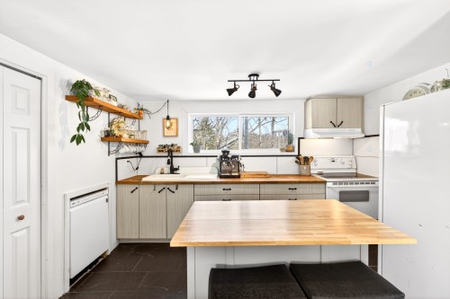 Cuisine - 365 Ch. Chamberlain, Dixville, QC - Indoor Photo Showing Kitchen