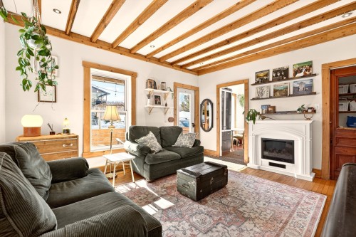 Salon - 365 Ch. Chamberlain, Dixville, QC - Indoor Photo Showing Living Room With Fireplace