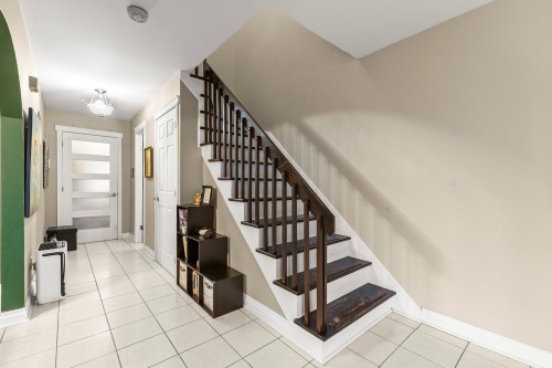 Escalier - 4596 Rue Lake, Dollard-Des-Ormeaux, QC - Indoor Photo Showing Other Room