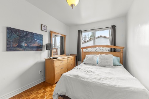 Chambre à coucher - 4596 Rue Lake, Dollard-Des-Ormeaux, QC - Indoor Photo Showing Bedroom