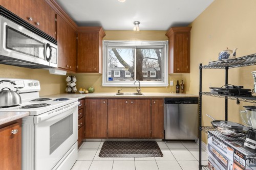 Cuisine - 4596 Rue Lake, Dollard-Des-Ormeaux, QC - Indoor Photo Showing Kitchen