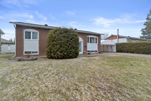 37 Rue Alphonse  Châteauguay, QC J6J 5H6