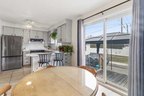 Vue d'ensemble - 37 Rue Alphonse, Châteauguay, QC - Indoor Photo Showing Kitchen