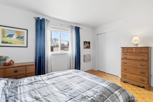 Chambre à coucher - 37 Rue Alphonse, Châteauguay, QC - Indoor Photo Showing Bedroom