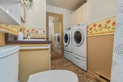 Salle de bains - 37 Rue Alphonse, Châteauguay, QC - Indoor Photo Showing Laundry Room