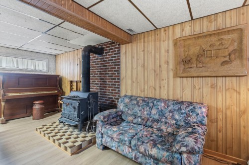 Salle familiale - 37 Rue Alphonse, Châteauguay, QC - Indoor Photo Showing Other Room