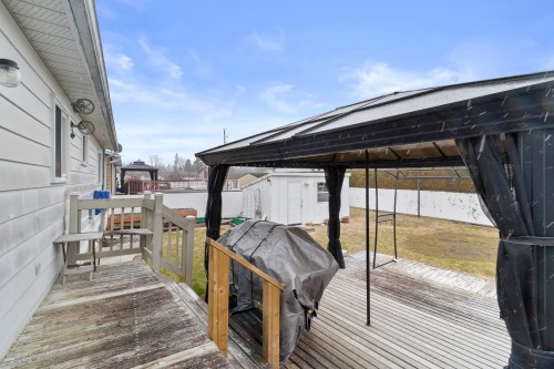 Terrasse - 37 Rue Alphonse, Châteauguay, QC - Outdoor With Exterior