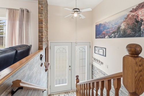 Hall d'entrée/Vestibule - 37 Rue Alphonse, Châteauguay, QC - Indoor Photo Showing Other Room