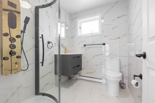 Salle de bains - 8000 Rue Nelson, Brossard, QC - Indoor Photo Showing Bathroom