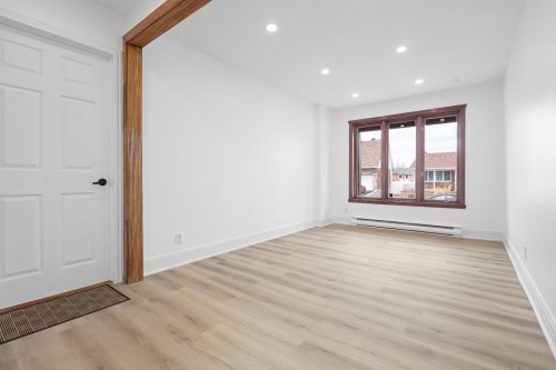 Salle familiale - 8000 Rue Nelson, Brossard, QC - Indoor Photo Showing Other Room