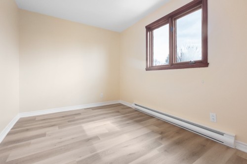 Chambre à coucher - 8000 Rue Nelson, Brossard, QC - Indoor Photo Showing Other Room